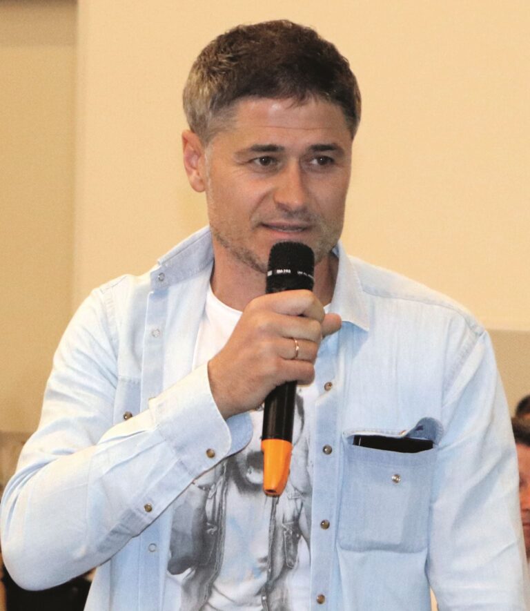 Alexandru Păun (Blue River)