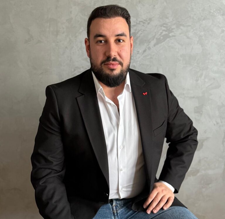 Eugen Sucea (Helrom)