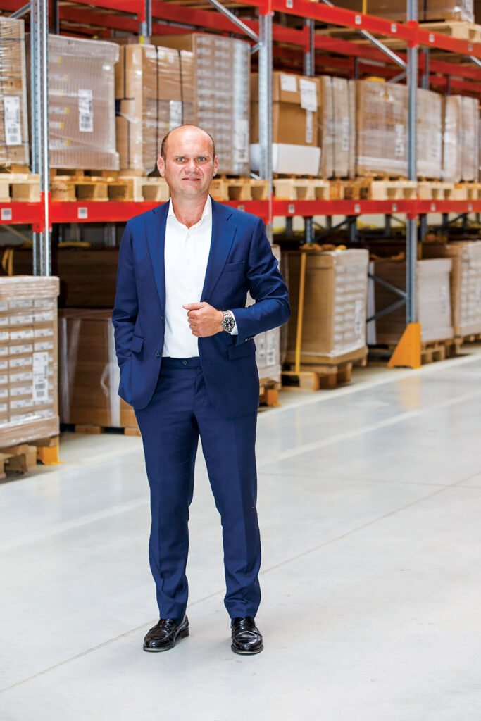Scara Roșie Logisticii: Criza Salariilor, Inflației și Reglementărilor Nove Transforme Industria Transporturilor в română ar fi "Crisa Salariilor și Inflației Lovine Industria de Transporturi și Logistică 3 ancheta IB Cargo Catalin Putineanu