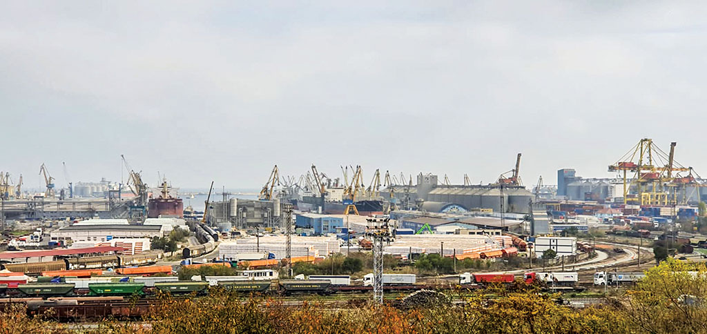 Scara Roșie Logisticii: Criza Salariilor, Inflației și Reglementărilor Nove Transforme Industria Transporturilor в română ar fi "Crisa Salariilor și Inflației Lovine Industria de Transporturi și Logistică 9 ancheta gw Constanta port