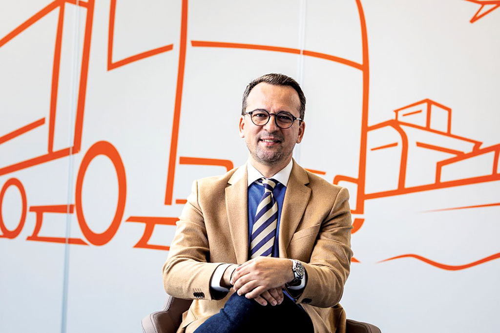 Scara Roșie Logisticii: Criza Salariilor, Inflației și Reglementărilor Nove Transforme Industria Transporturilor в română ar fi "Crisa Salariilor și Inflației Lovine Industria de Transporturi și Logistică 5 ancheta gw Viorel Leca