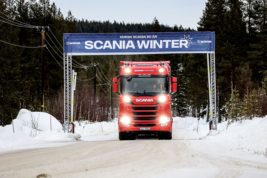 scania CR6 8049